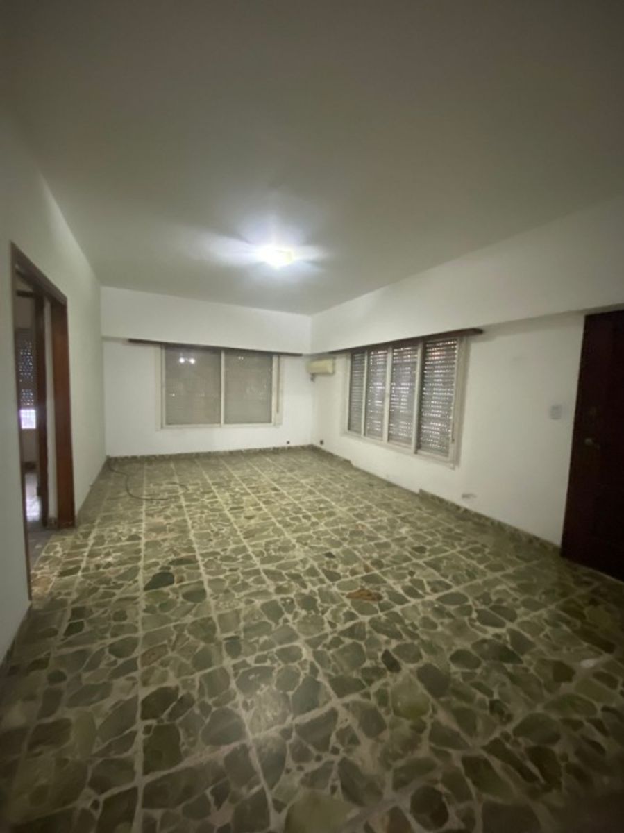 CASA DE 6 AMBIENTES EN VENTA - 9