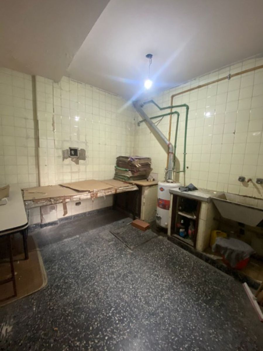 CASA DE 6 AMBIENTES EN VENTA - 10