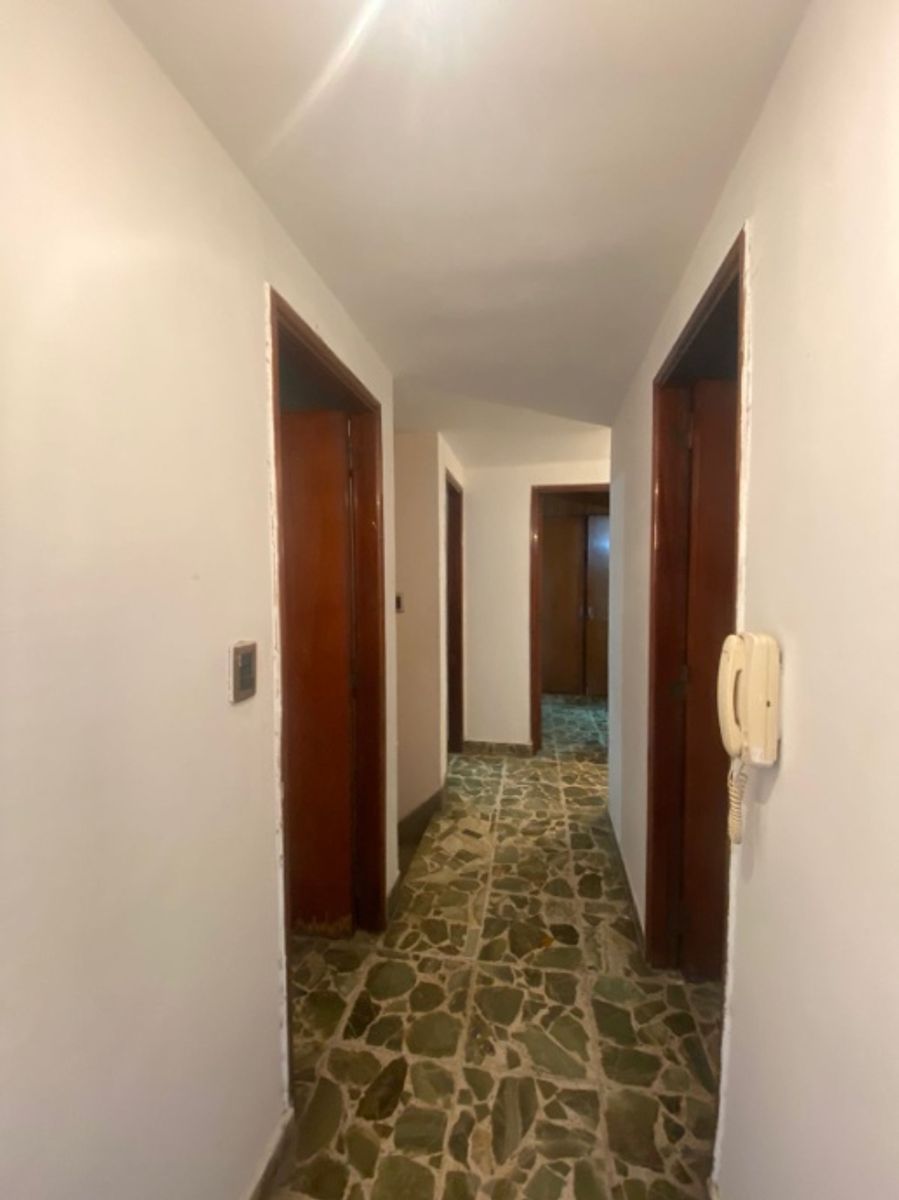 CASA DE 6 AMBIENTES EN VENTA - 12
