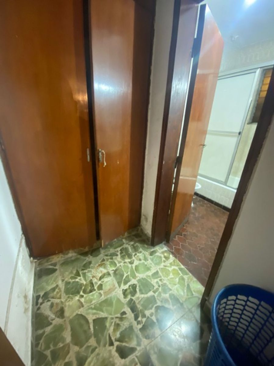 CASA DE 6 AMBIENTES EN VENTA - 13