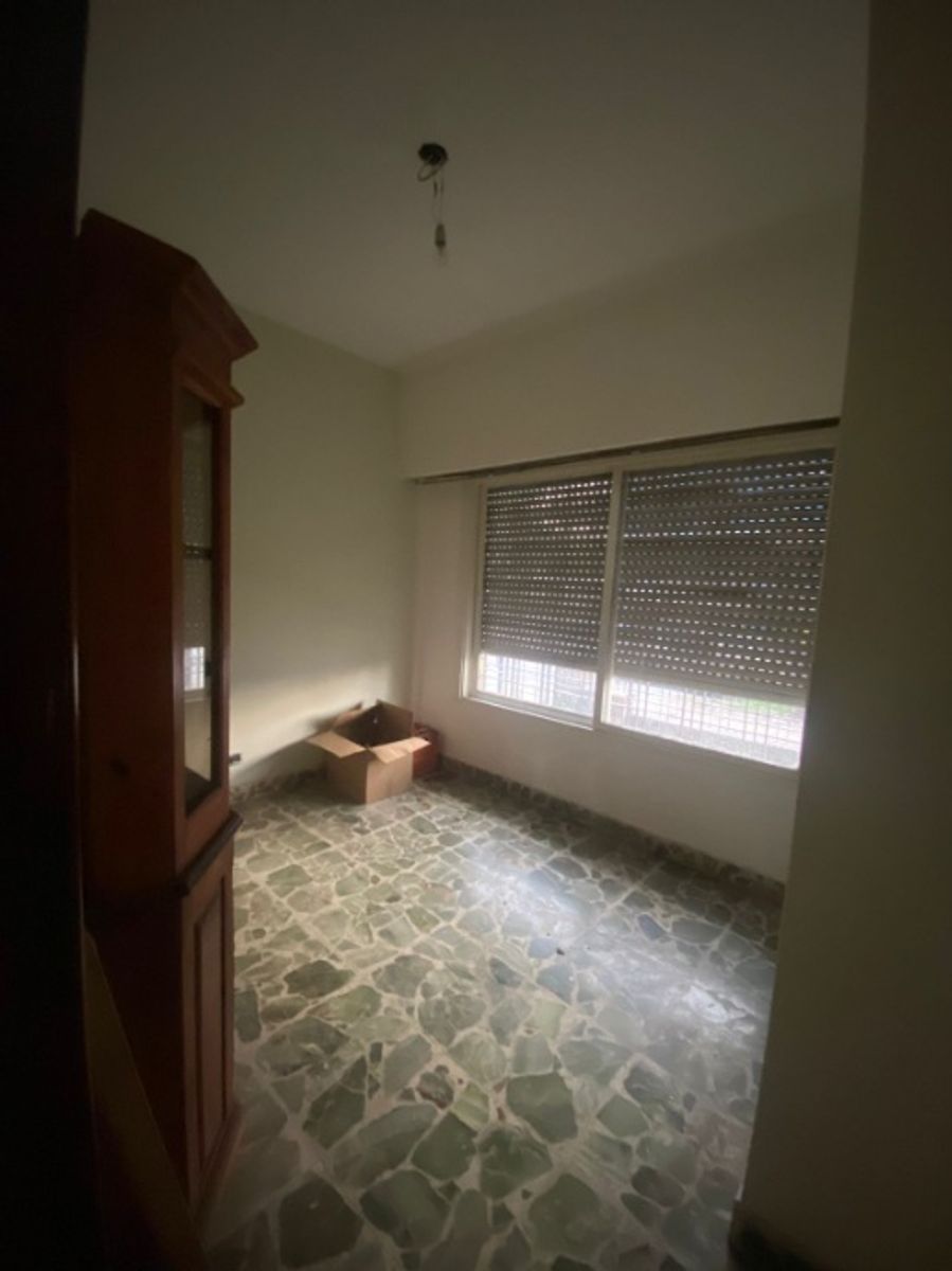 CASA DE 6 AMBIENTES EN VENTA - 15