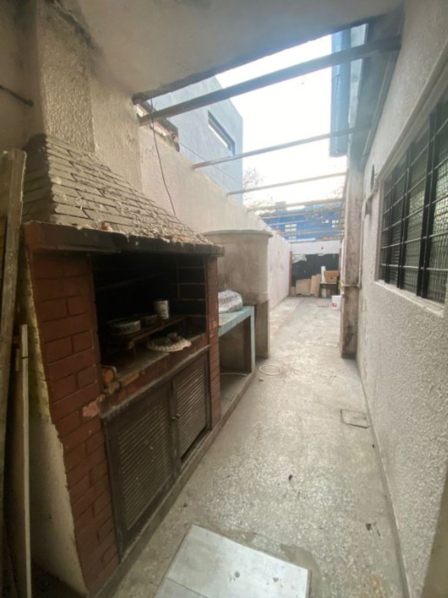 CASA DE 6 AMBIENTES EN VENTA - 21