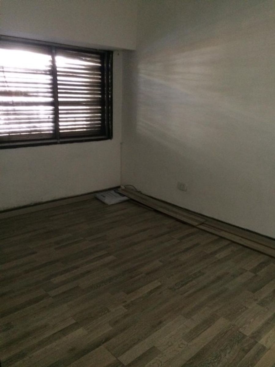 GALPON EN VENTA EN MORON - 8