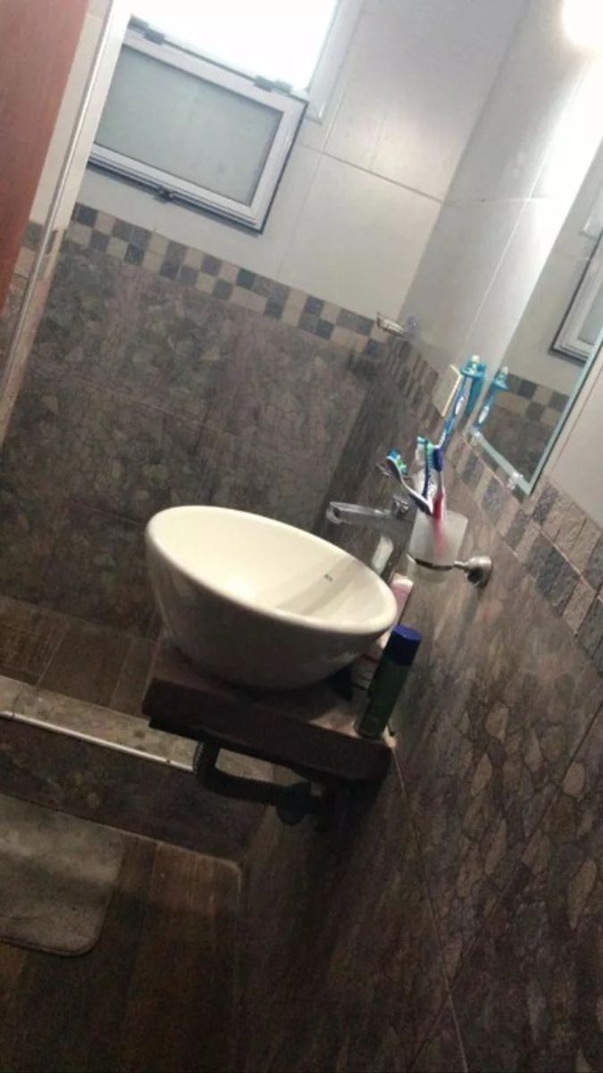 CASA DE 5 AMBIENTES EN VENTA - VILLA UDAONDO - 4