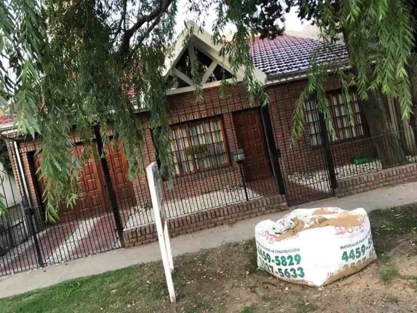 CASA DE 5 AMBIENTES EN VENTA - VILLA UDAONDO - 11