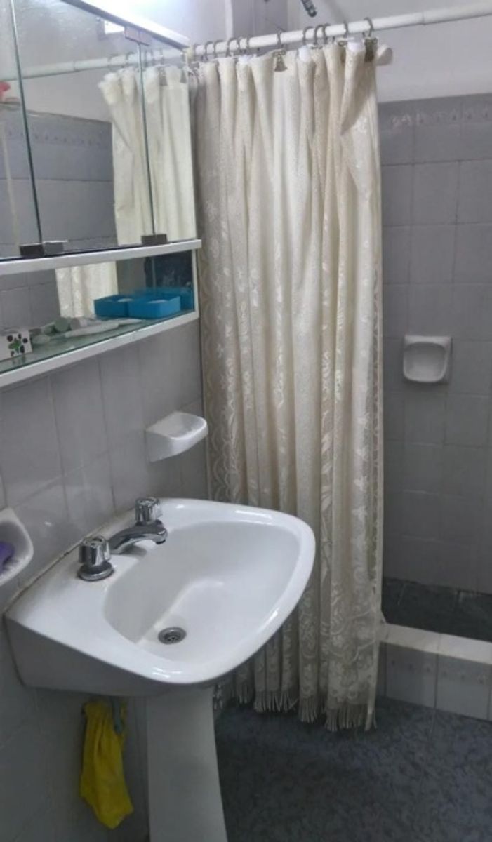 CASA DE 3 AMBIENTES EN VENTA - MORON - 5