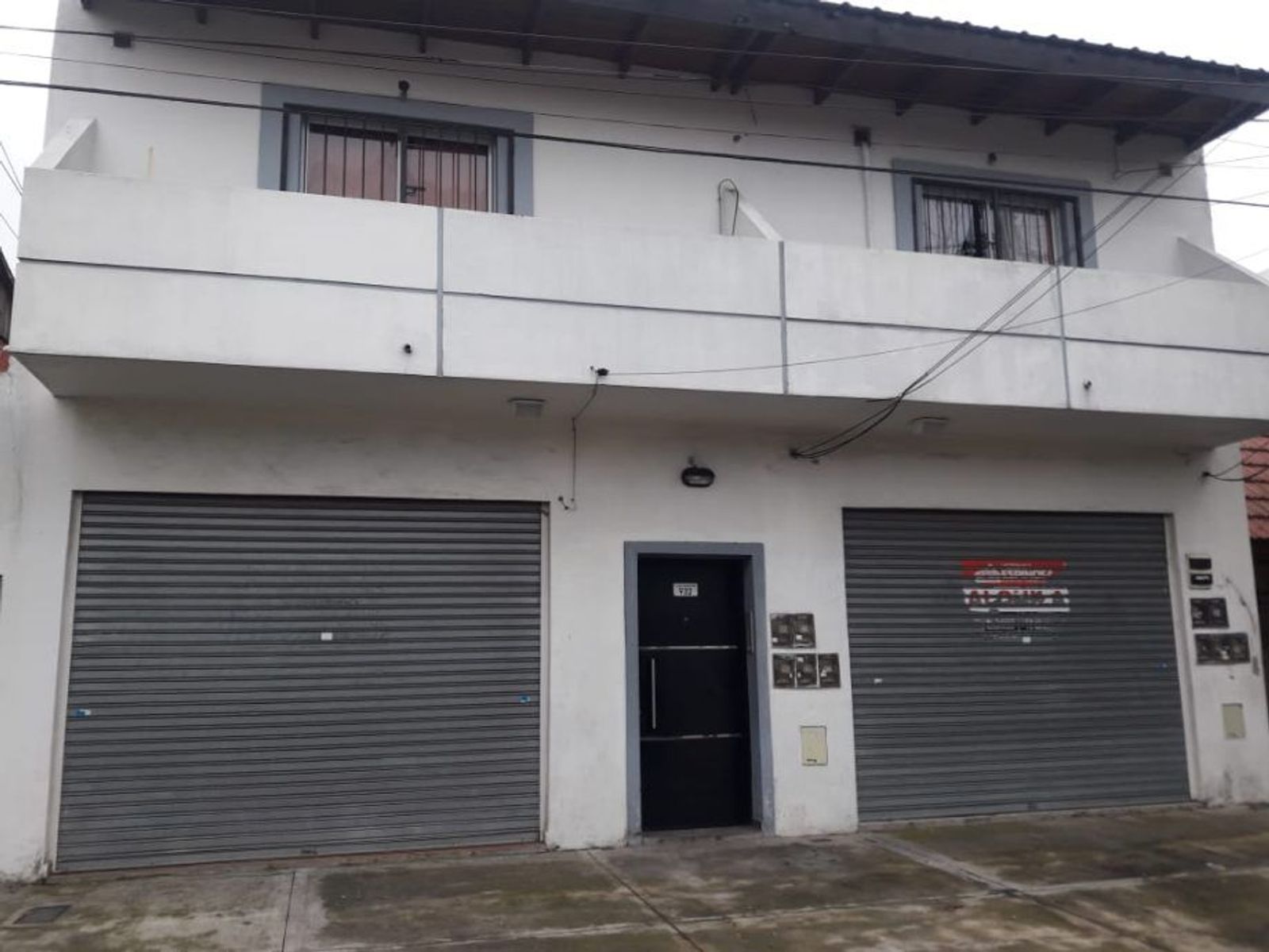 VENTA EN BLOCK 7 DEPARTAMENTOS + 2 LOCALES - MORON SUR
