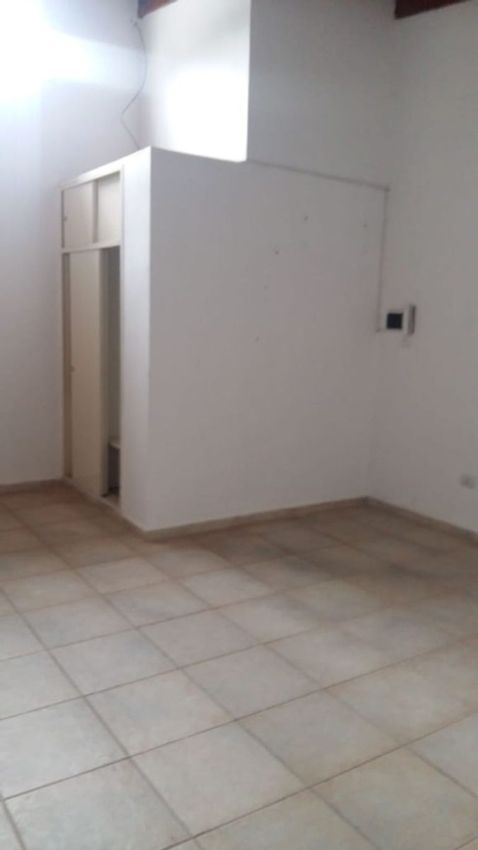 VENTA EN BLOCK 7 DEPARTAMENTOS + 2 LOCALES - MORON SUR — foto 2