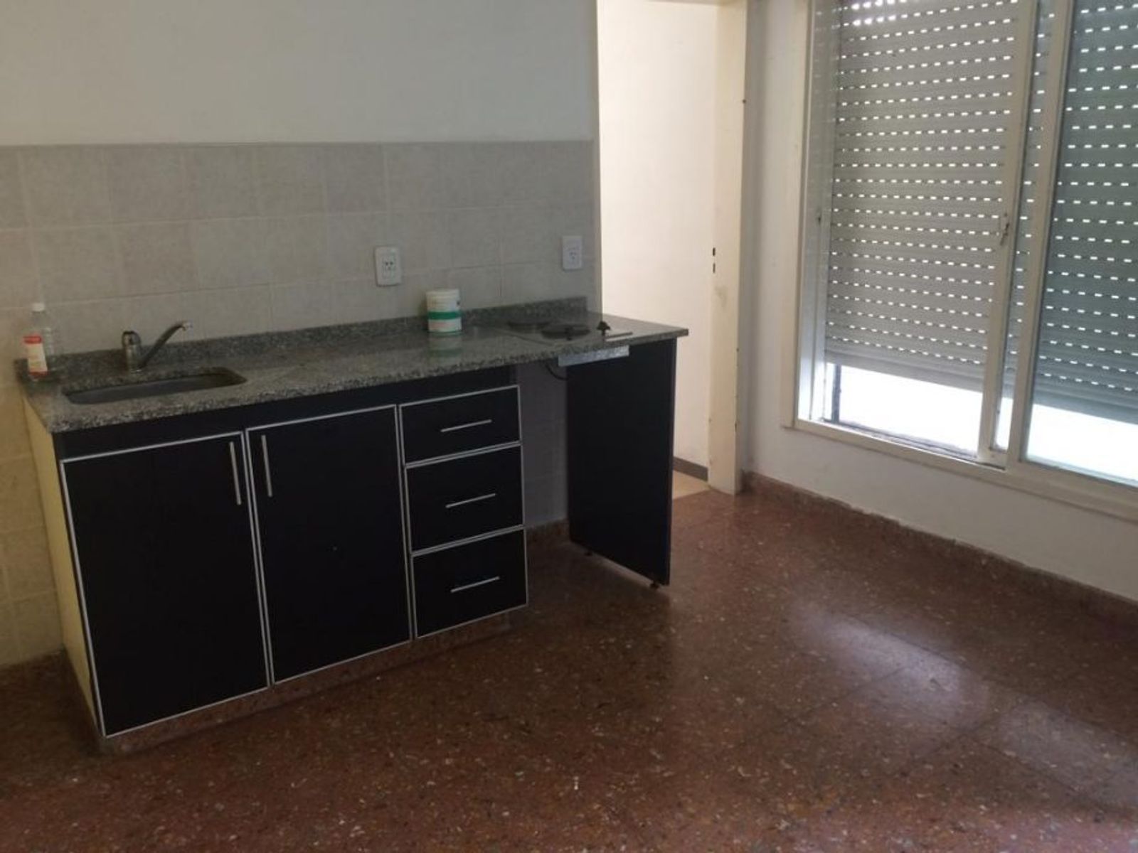 VENTA EN BLOCK 7 DEPARTAMENTOS + 2 LOCALES - MORON SUR — foto 10
