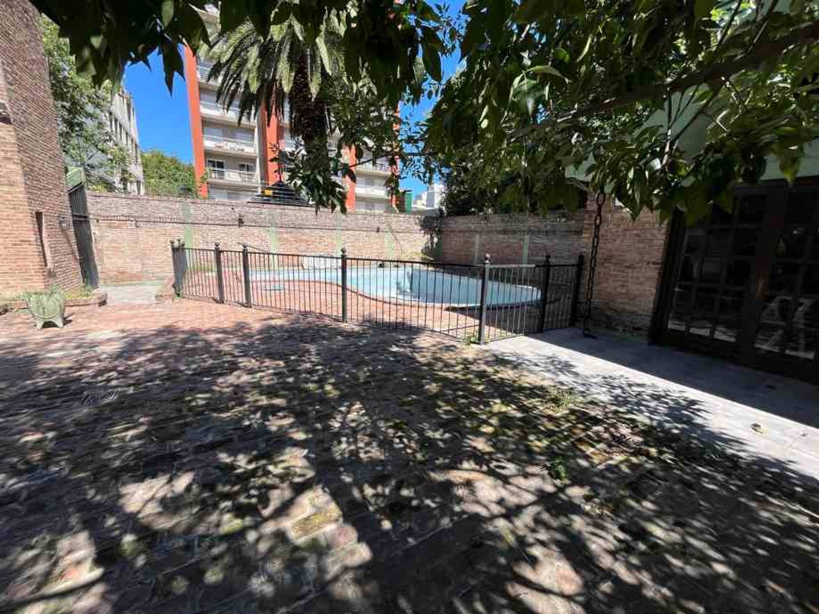 CHALET DE 7 AMBIENTES EN VENTA - MORON CENTRO - 6