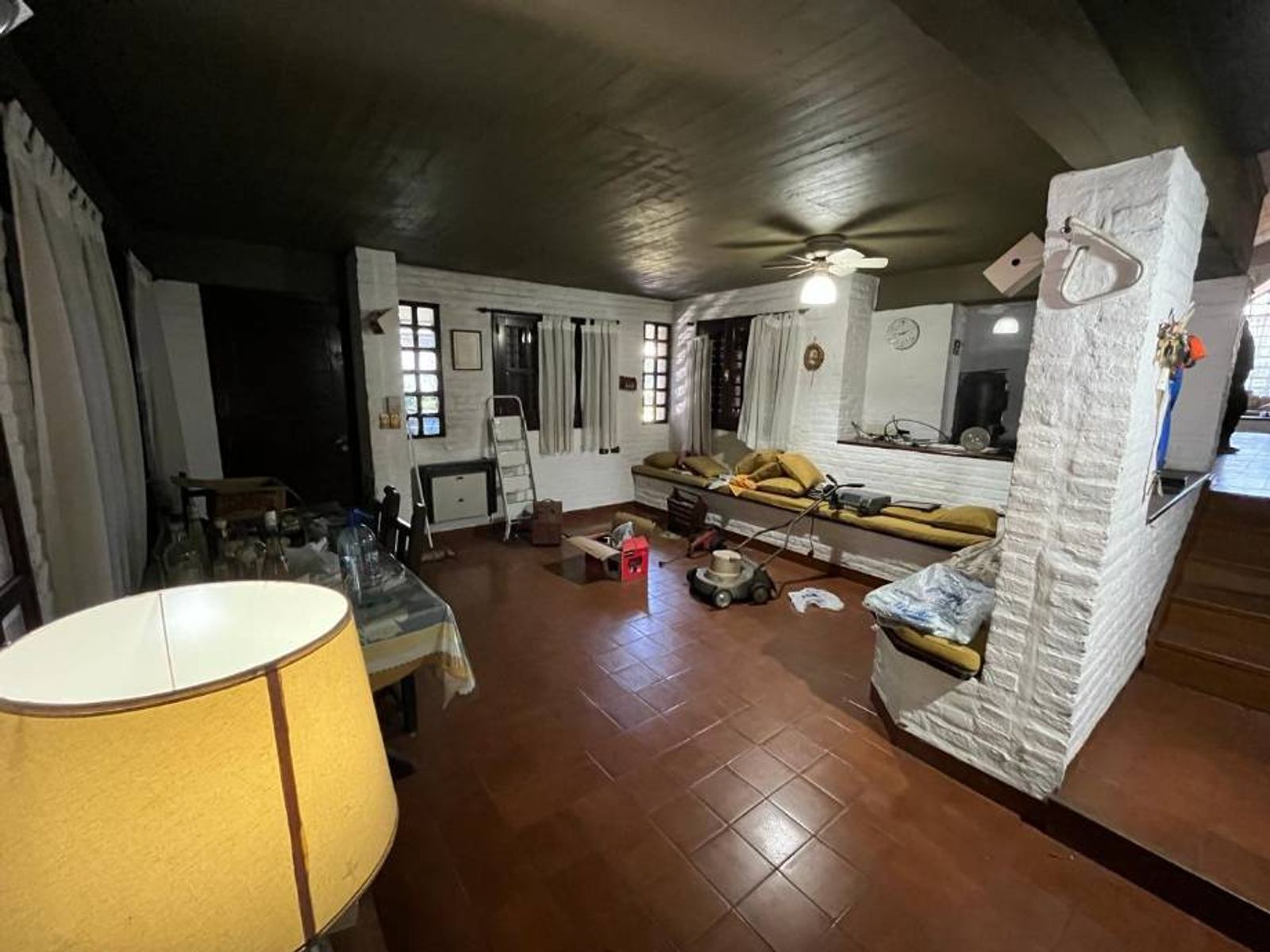 CHALET DE 7 AMBIENTES EN VENTA - MORON CENTRO - 8