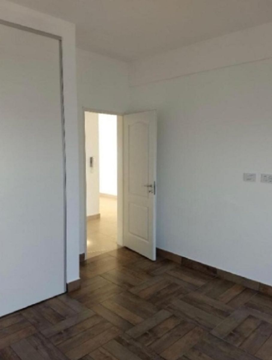 BLOCK EN VENTA DE 5 DEPARTAMENTOS DE 3 AMBIENTES + 3 COCHERAS - MERLO NORTE - 8
