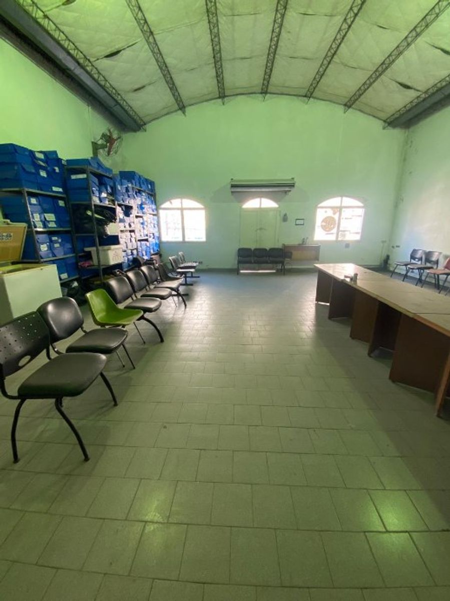 INMUEBLE COMERCIAL EN VENTA - MORON CENTRO - 2