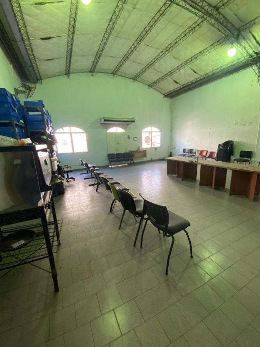 INMUEBLE COMERCIAL EN VENTA - MORON CENTRO - 3