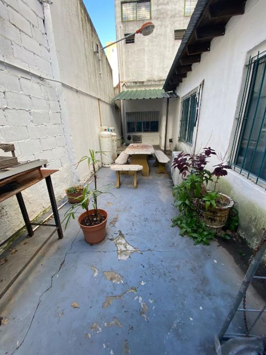 INMUEBLE COMERCIAL EN VENTA - MORON CENTRO - 12