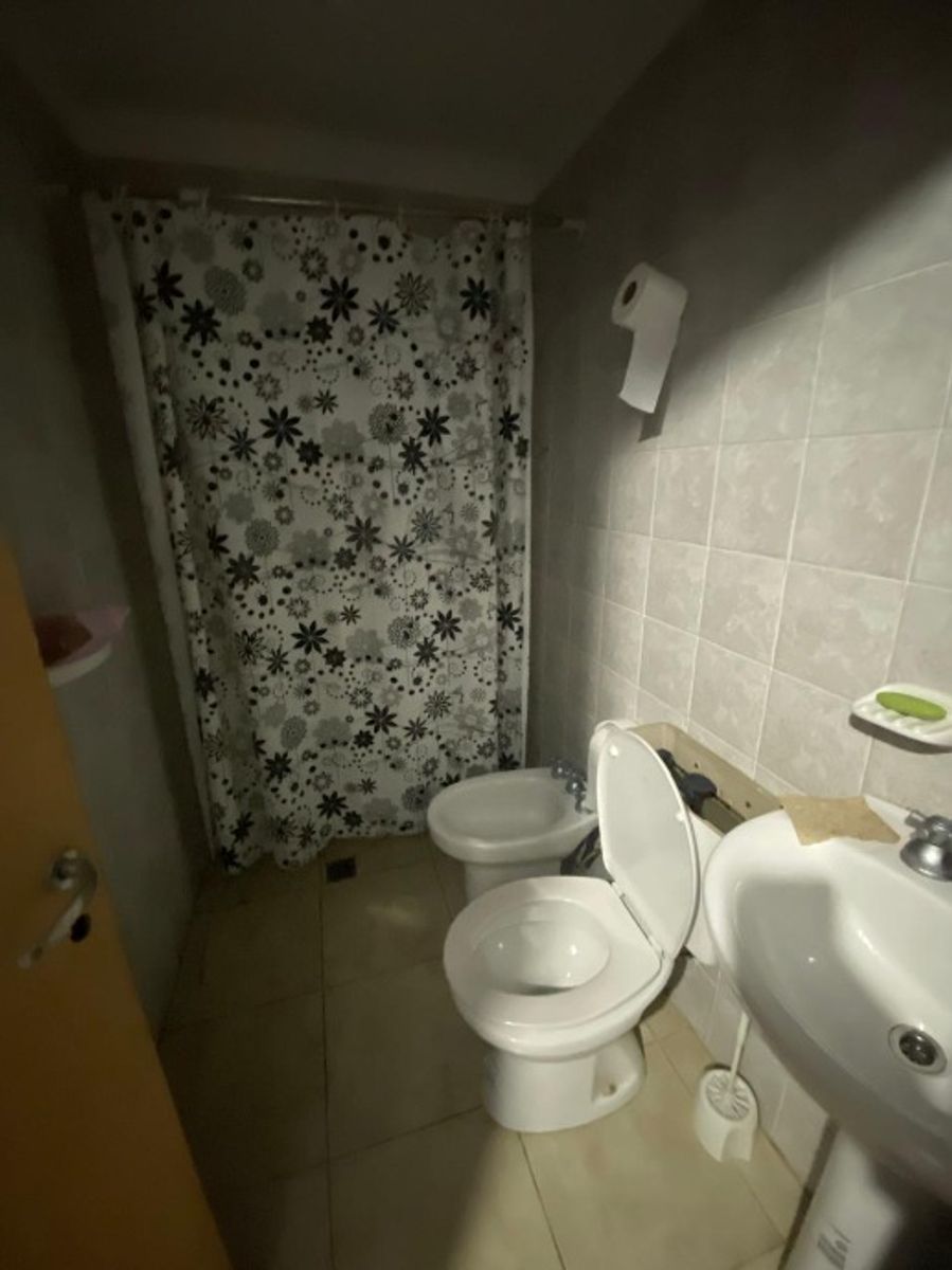 INMUEBLE COMERCIAL EN VENTA - MORON CENTRO - 21