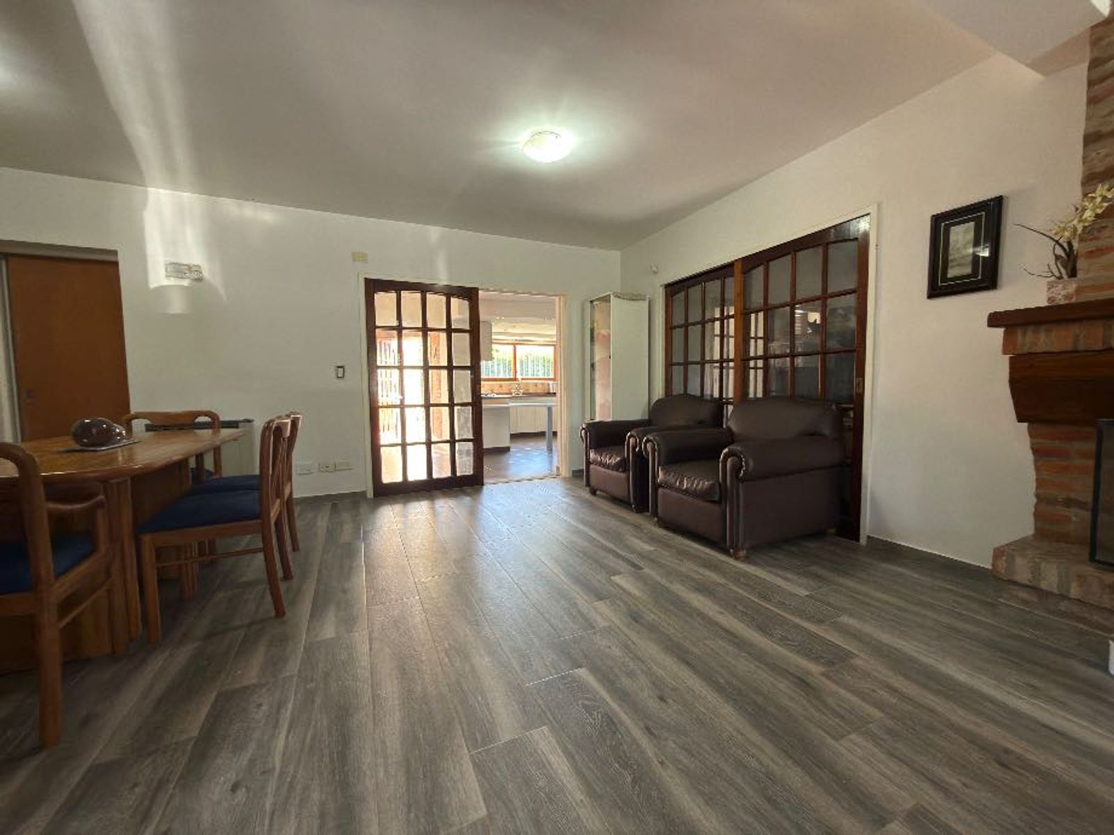 CASA DE 7 AMBIENTES EN BARRIO BANCO PROVINCIA - FRANCISCO ALVAREZ - 6
