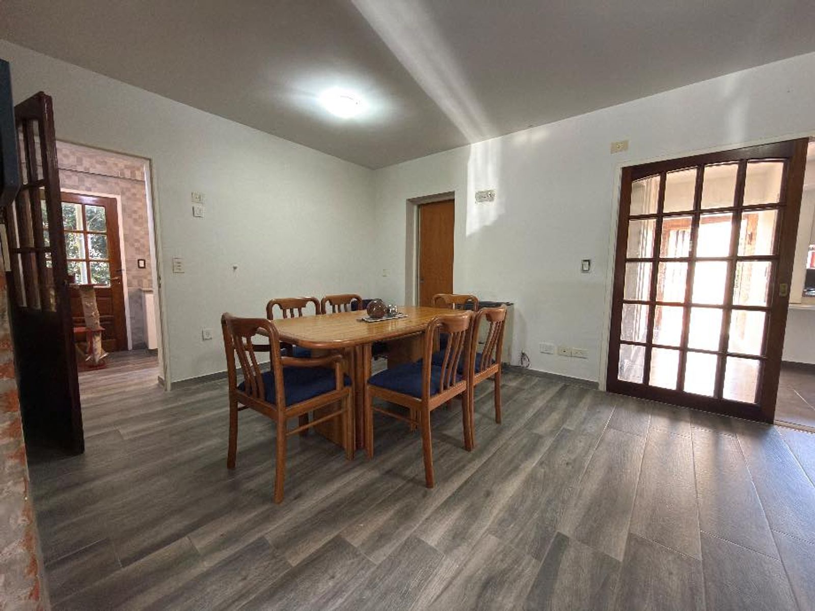 CASA DE 7 AMBIENTES EN BARRIO BANCO PROVINCIA - FRANCISCO ALVAREZ - 7