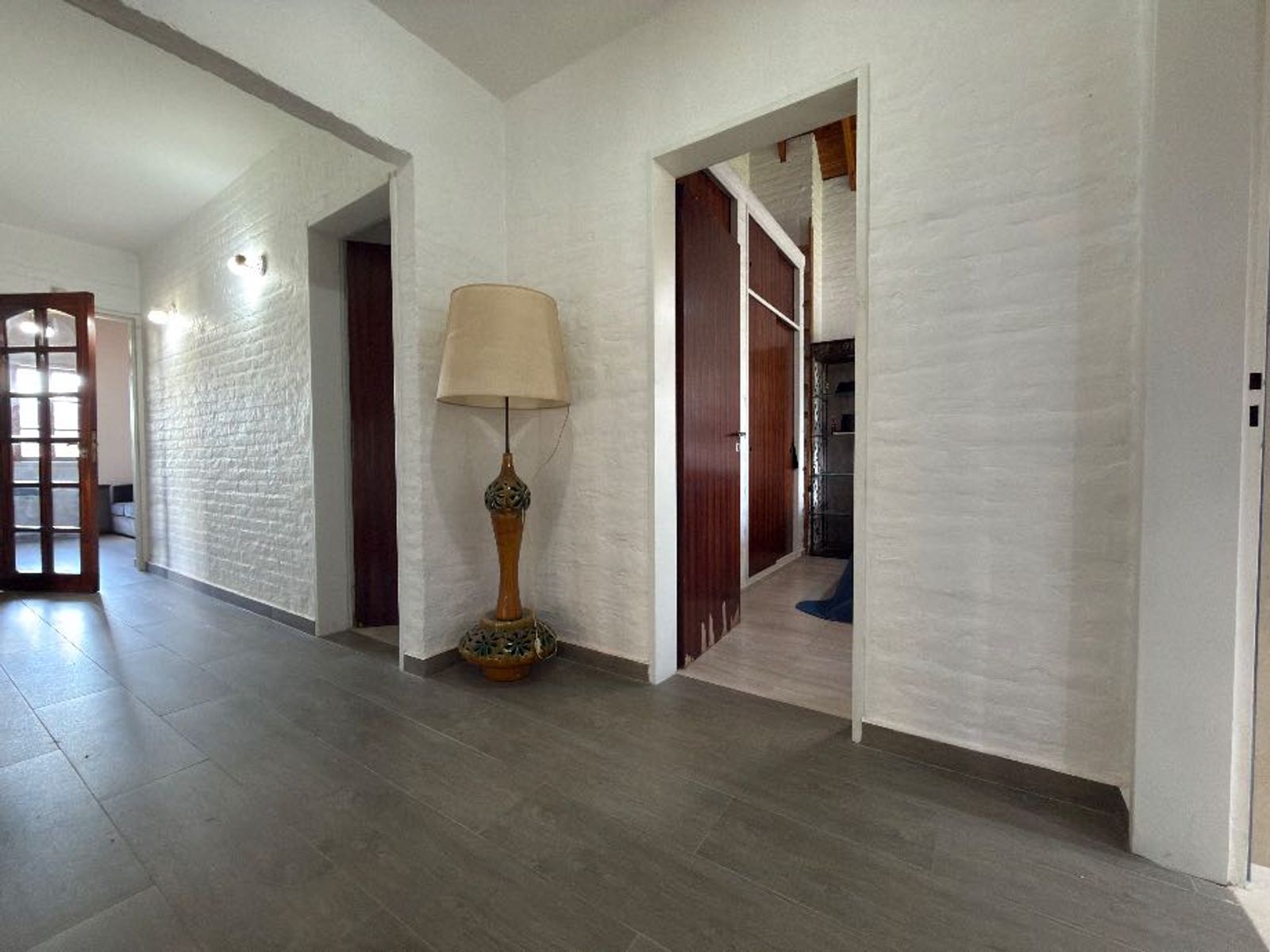 CASA DE 7 AMBIENTES EN BARRIO BANCO PROVINCIA - FRANCISCO ALVAREZ - 23