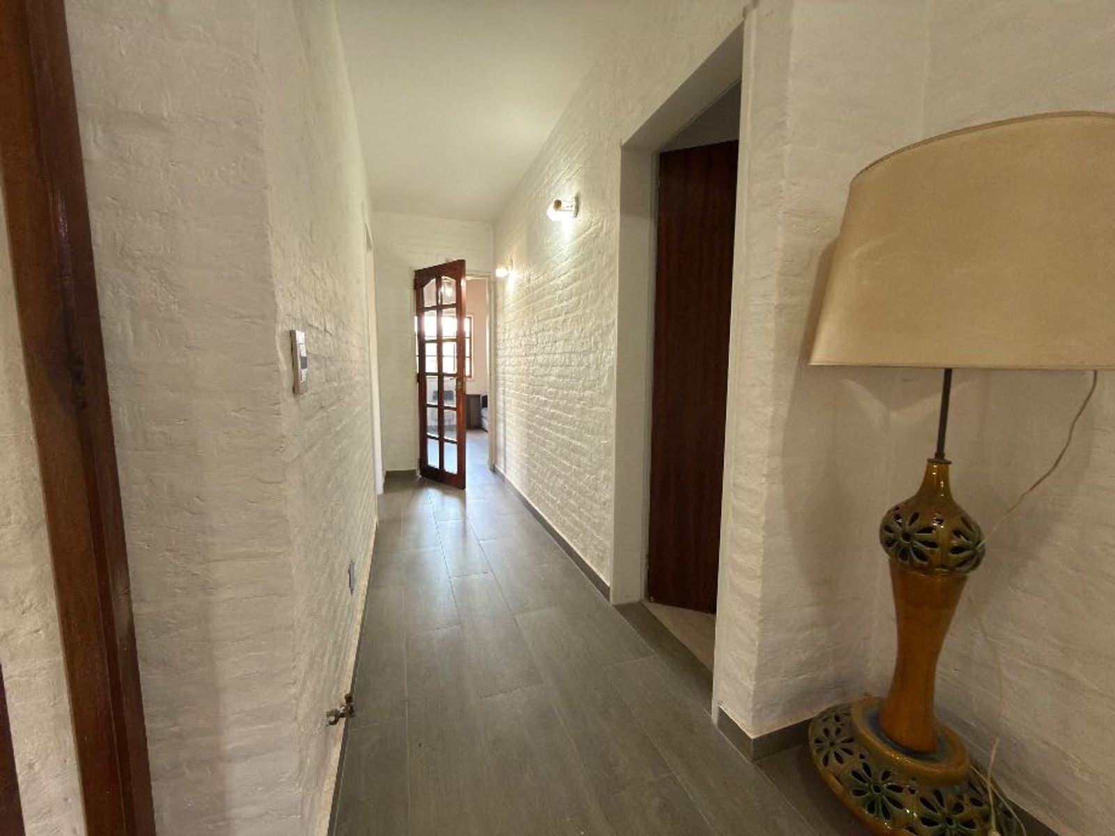 CASA DE 7 AMBIENTES EN BARRIO BANCO PROVINCIA - FRANCISCO ALVAREZ - 28