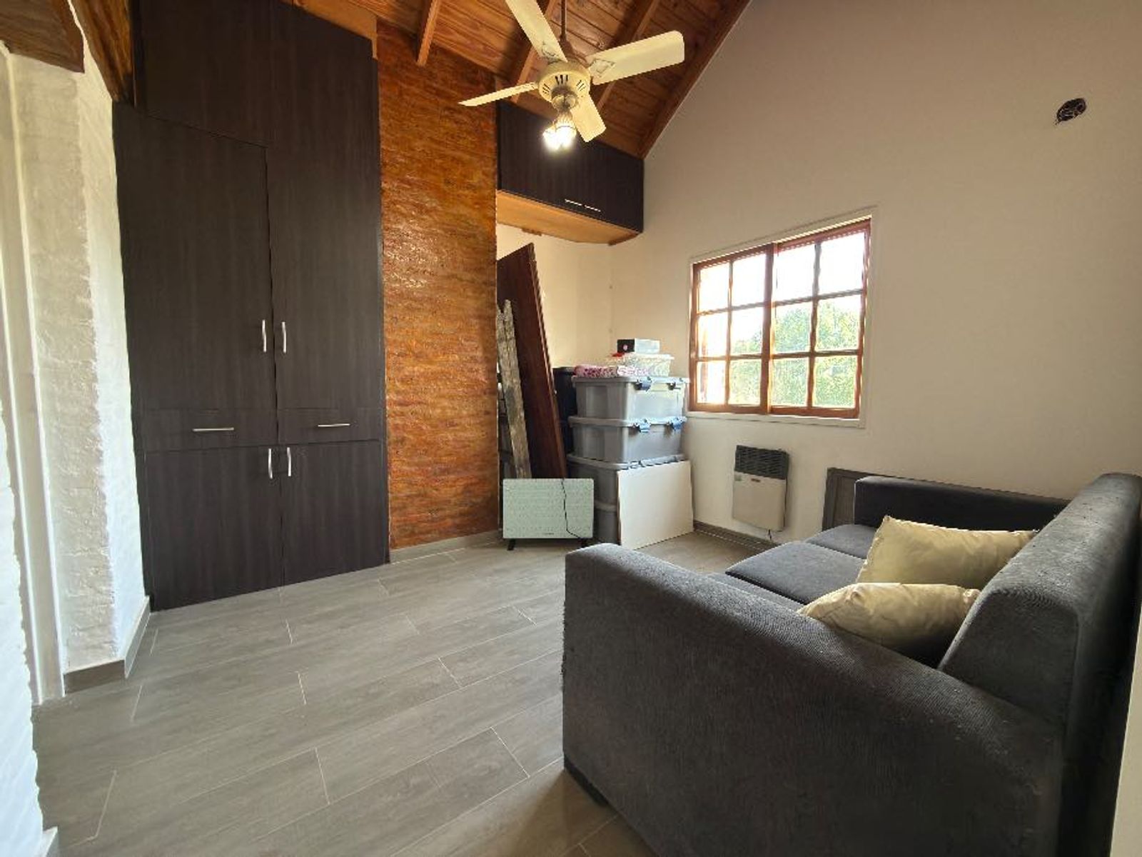 CASA DE 7 AMBIENTES EN BARRIO BANCO PROVINCIA - FRANCISCO ALVAREZ - 32