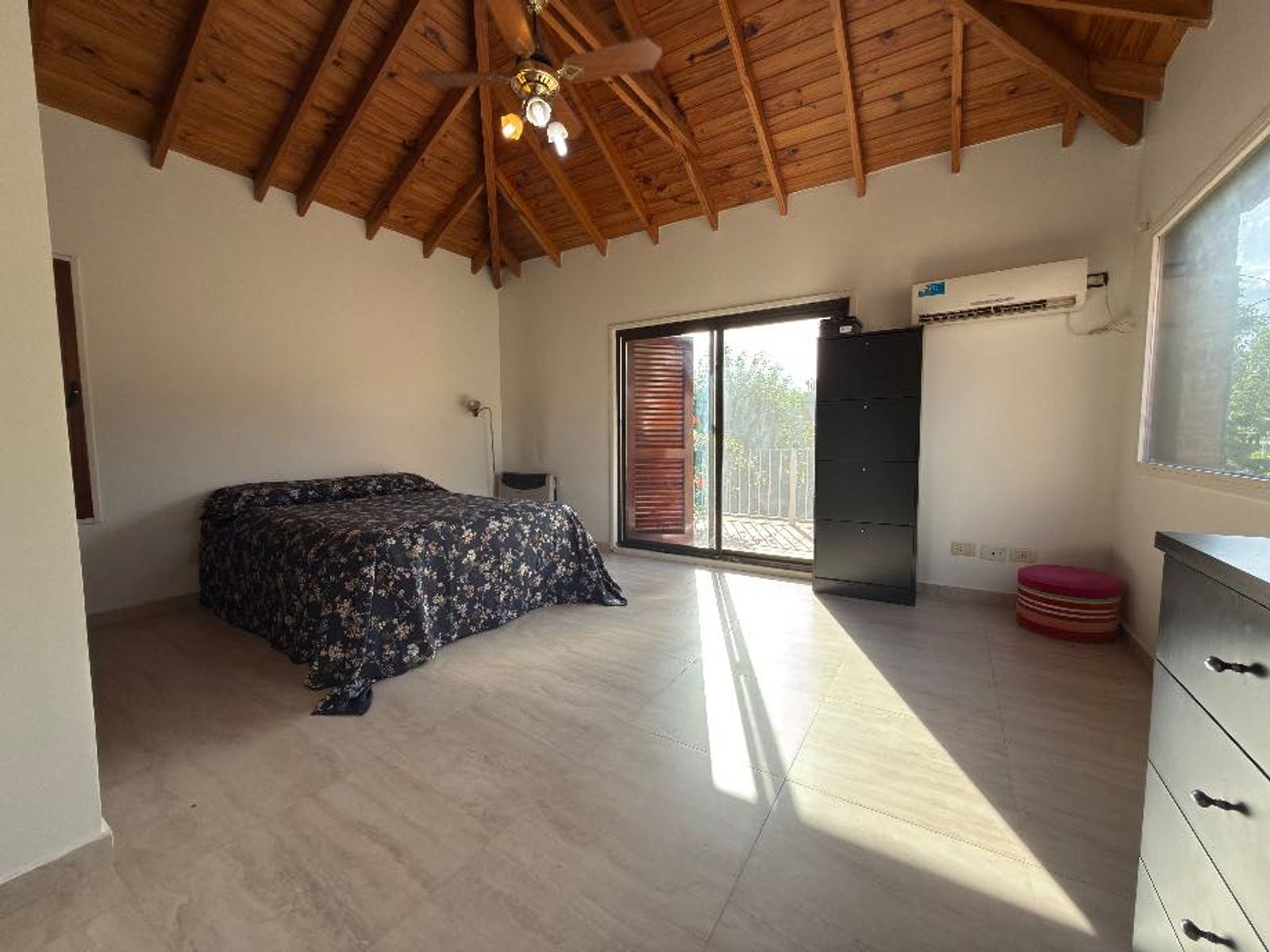 CASA DE 7 AMBIENTES EN BARRIO BANCO PROVINCIA - FRANCISCO ALVAREZ - 41
