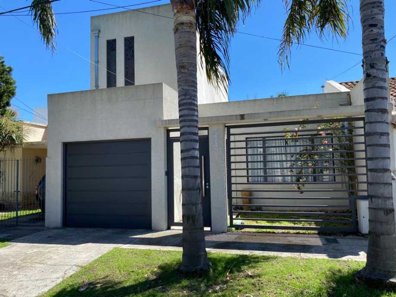 CASA DE 4 AMBIENTES EN VENTA - CASTELAR NORTE - 2