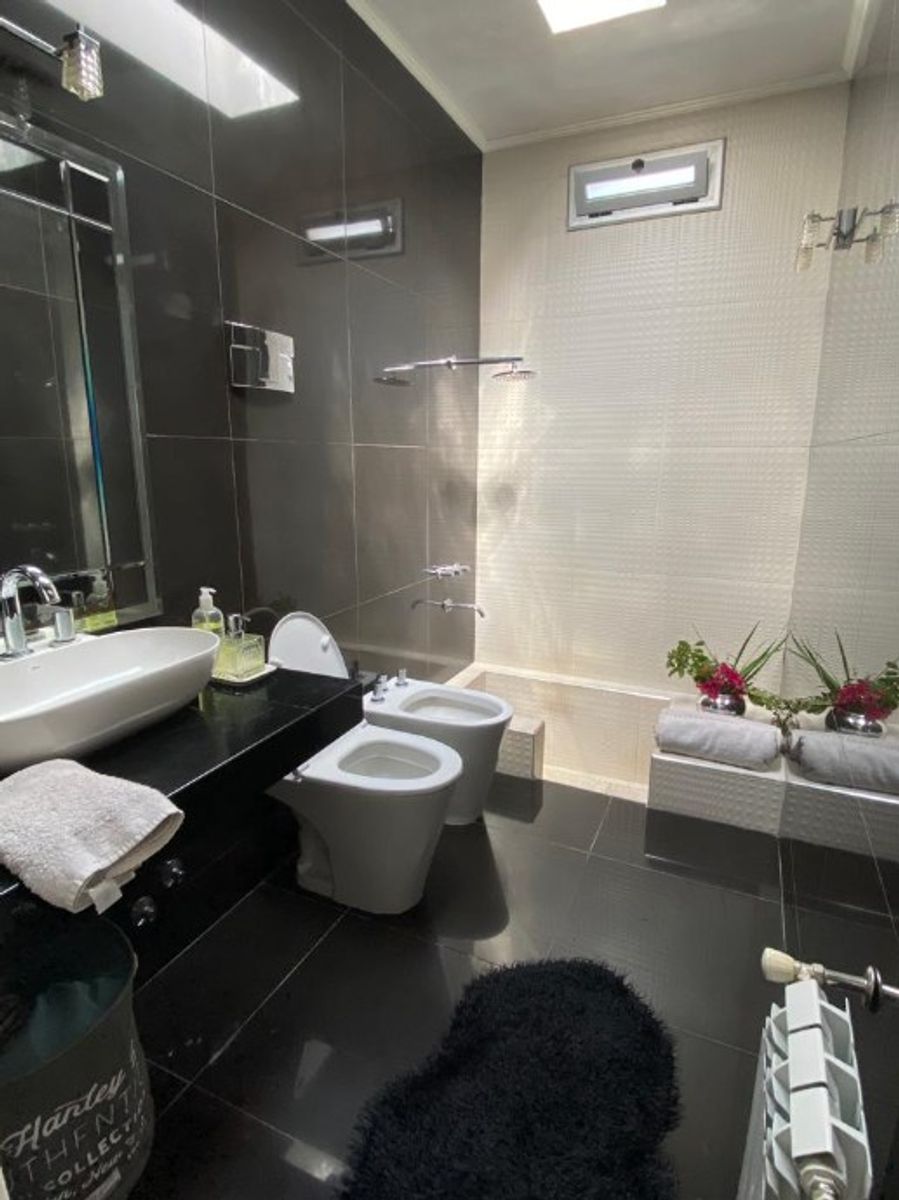 CASA DE 4 AMBIENTES EN VENTA - CASTELAR NORTE - 13