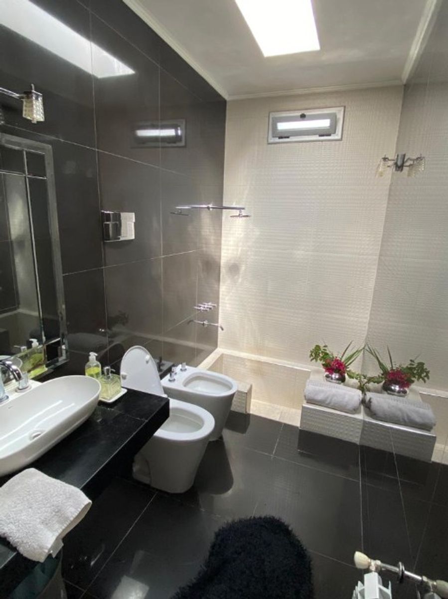CASA DE 4 AMBIENTES EN VENTA - CASTELAR NORTE - 14