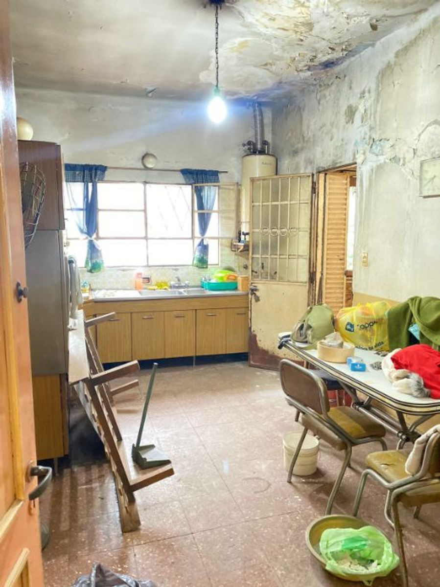 CHALET DE 4 AMBIENTES A REFACCIONAR - MORON NORTE - 7