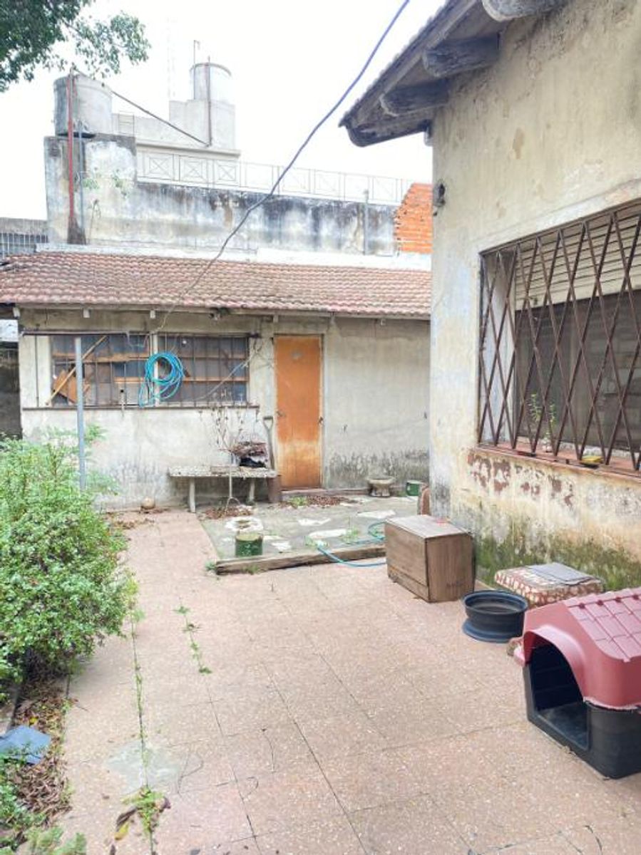 CHALET DE 4 AMBIENTES A REFACCIONAR - MORON NORTE - 10