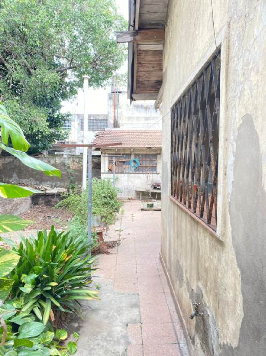 CHALET DE 4 AMBIENTES A REFACCIONAR - MORON NORTE - 11
