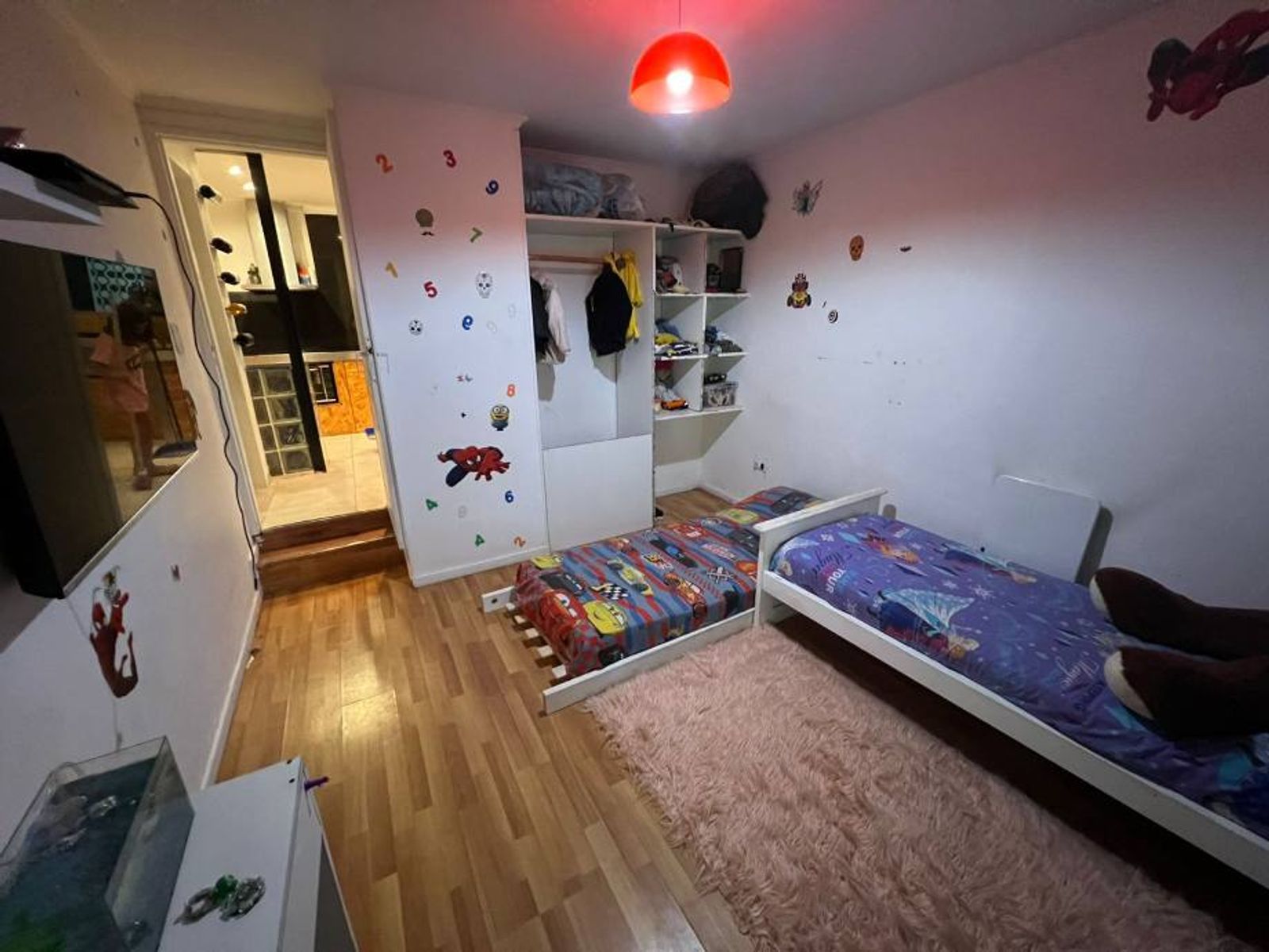 CASA DE 6 AMBIENTES EN EXCELENTES CONDICIONES - VILLA UDAONDO - 10