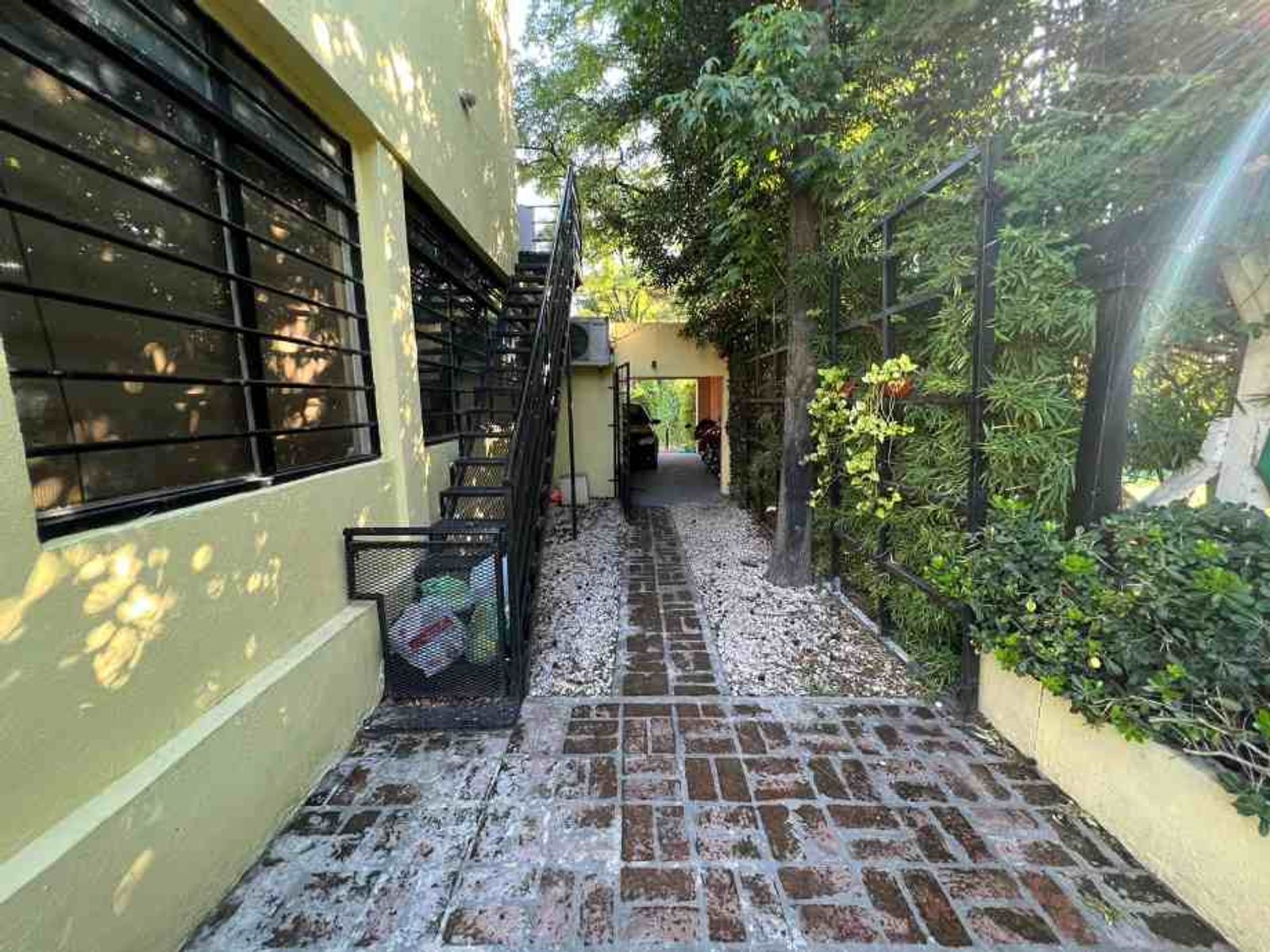 CASA DE 6 AMBIENTES EN EXCELENTES CONDICIONES - VILLA UDAONDO - 12