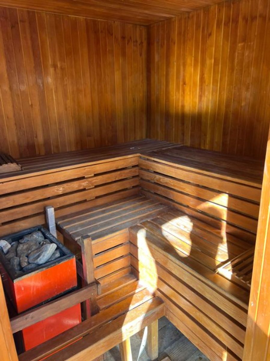 CASA DE 6 AMBIENTES EN EXCELENTES CONDICIONES - VILLA UDAONDO - 28