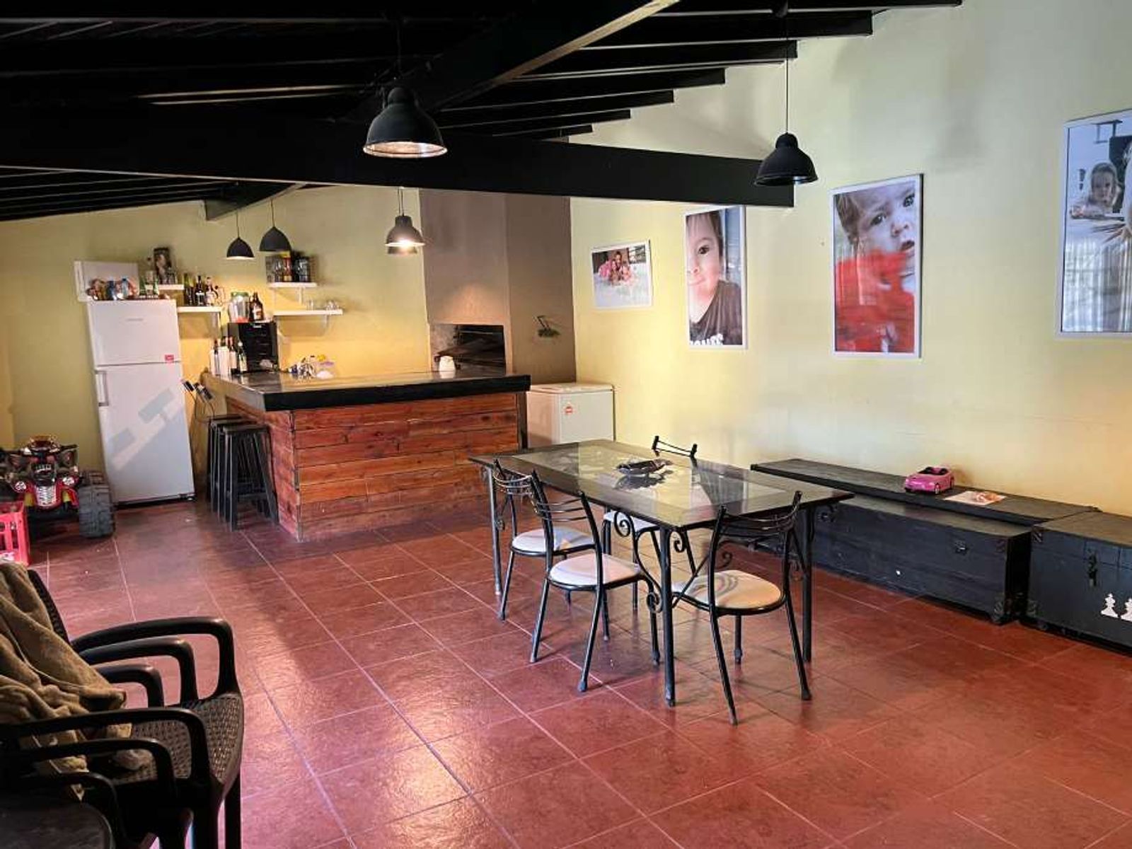 CASA DE 6 AMBIENTES EN EXCELENTES CONDICIONES - VILLA UDAONDO - 30