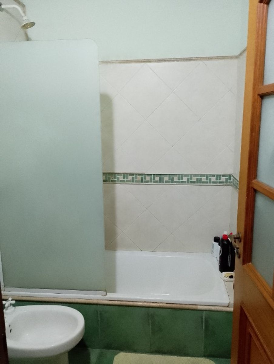 IMPONENTE CHALET EN DOS PLANTAS DE 6 AMBIENTES - CASTELAR NORTE - 16