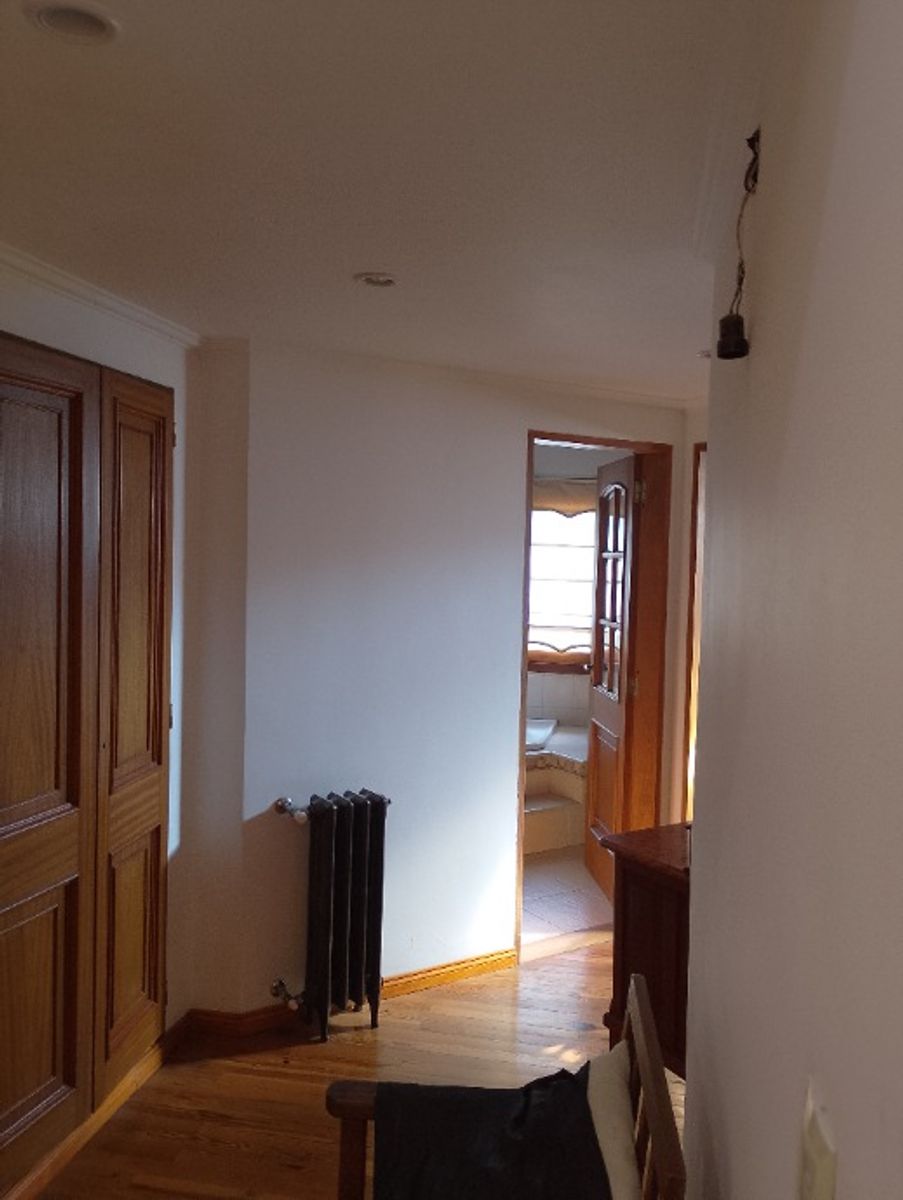 IMPONENTE CHALET EN DOS PLANTAS DE 6 AMBIENTES - CASTELAR NORTE - 19