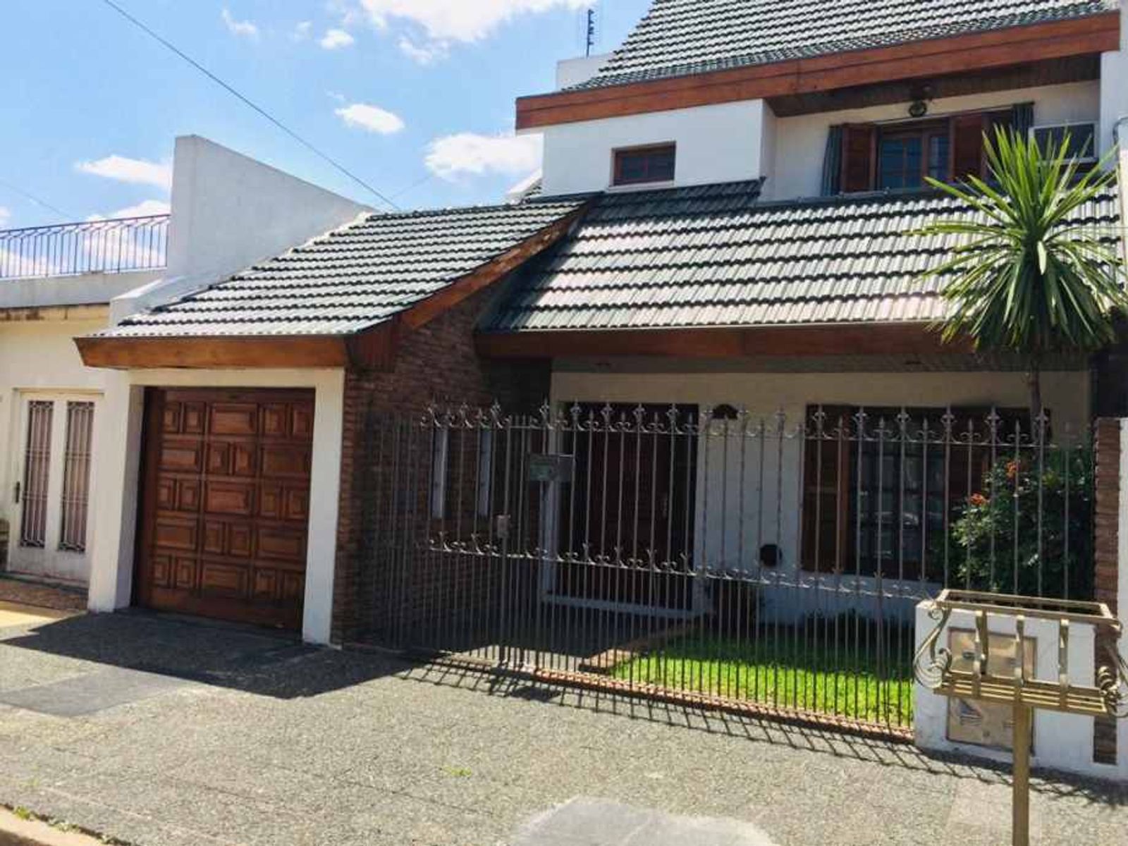 CHALET DE 4 AMBIENTES EN ZONA RESIDENCIAL EN VENTA - RAMOS MEJIA SUR - 2