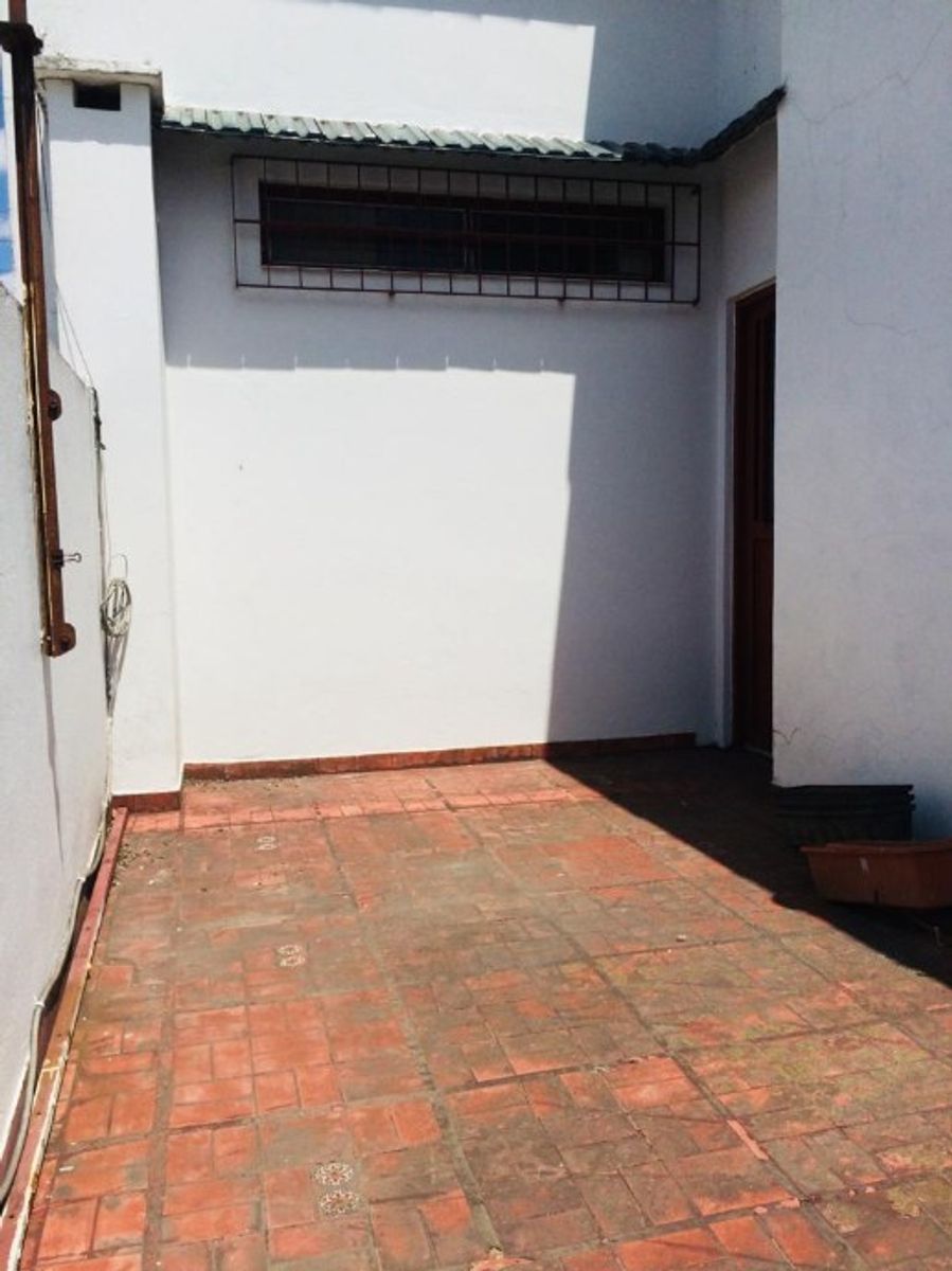 CHALET DE 4 AMBIENTES EN ZONA RESIDENCIAL EN VENTA - RAMOS MEJIA SUR - 9