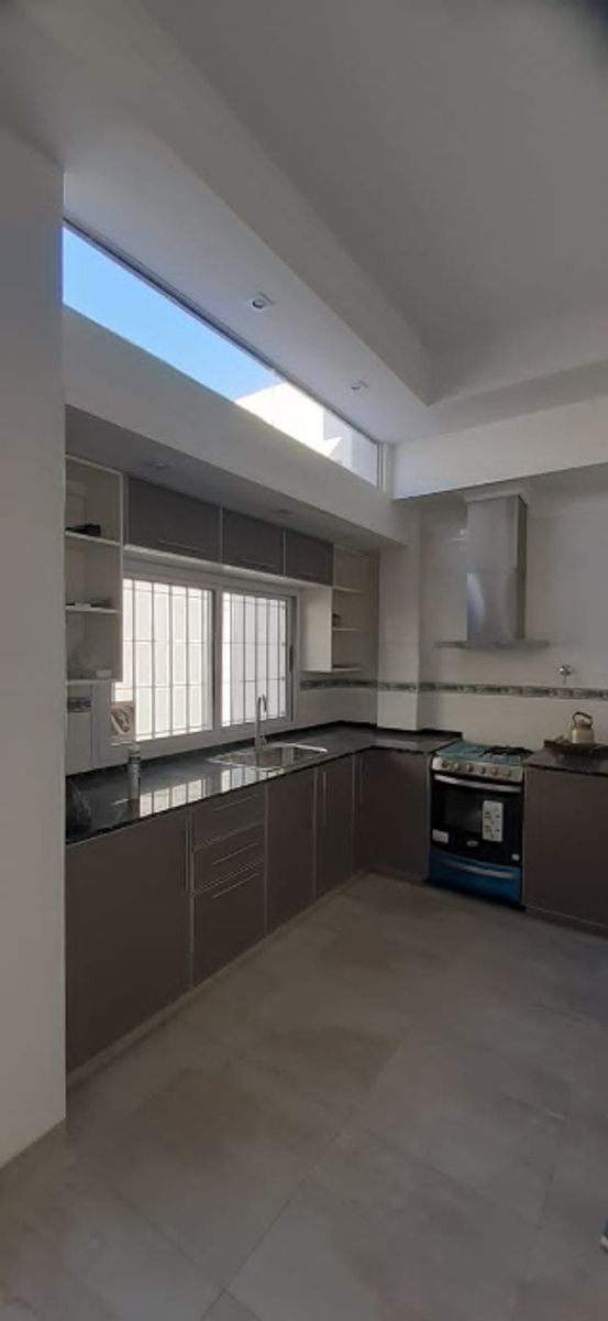 CASA AMERICANA DE 3 AMBIENTES EN VENTA - MORON CENTRO - 4