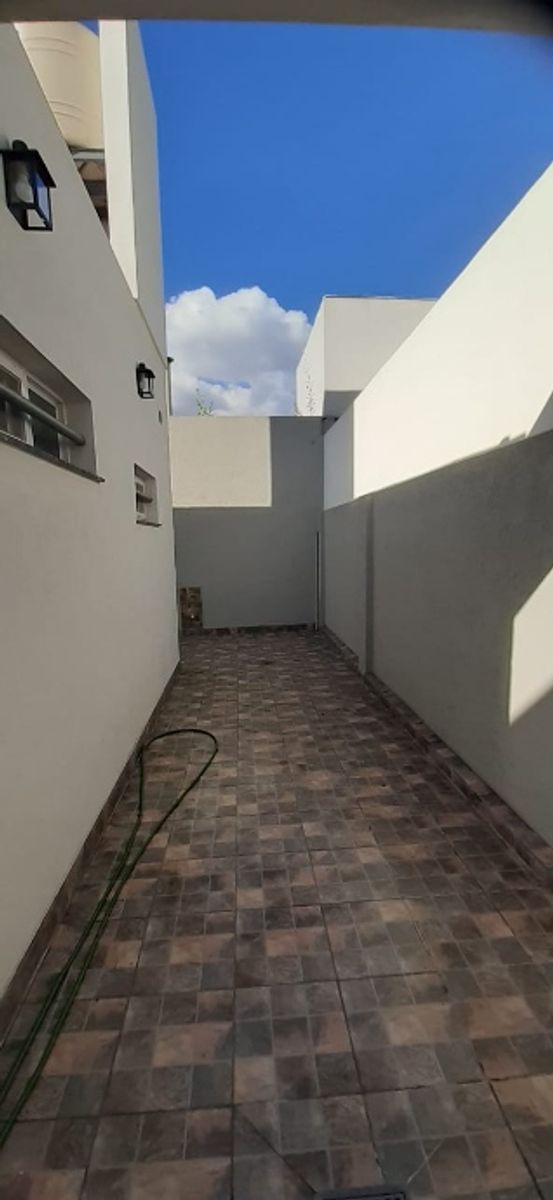 CASA AMERICANA DE 3 AMBIENTES EN VENTA - MORON CENTRO - 20