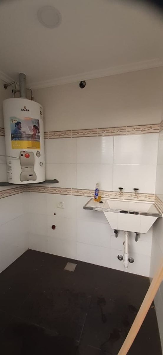 CASA AMERICANA DE 3 AMBIENTES EN VENTA - MORON CENTRO - 21