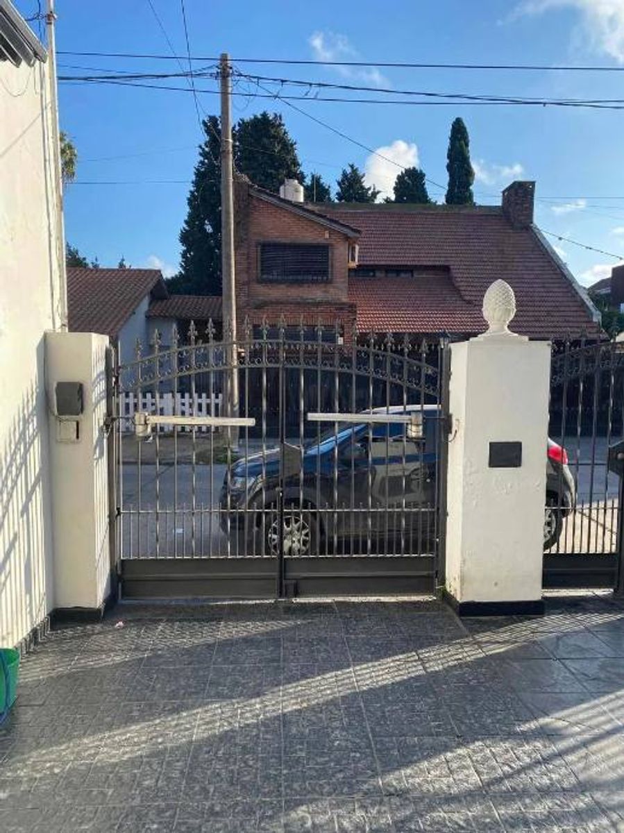 TRIPLEX DE 3 AMBIENTES EN VENTA - VILLA SARMIENTO - 2