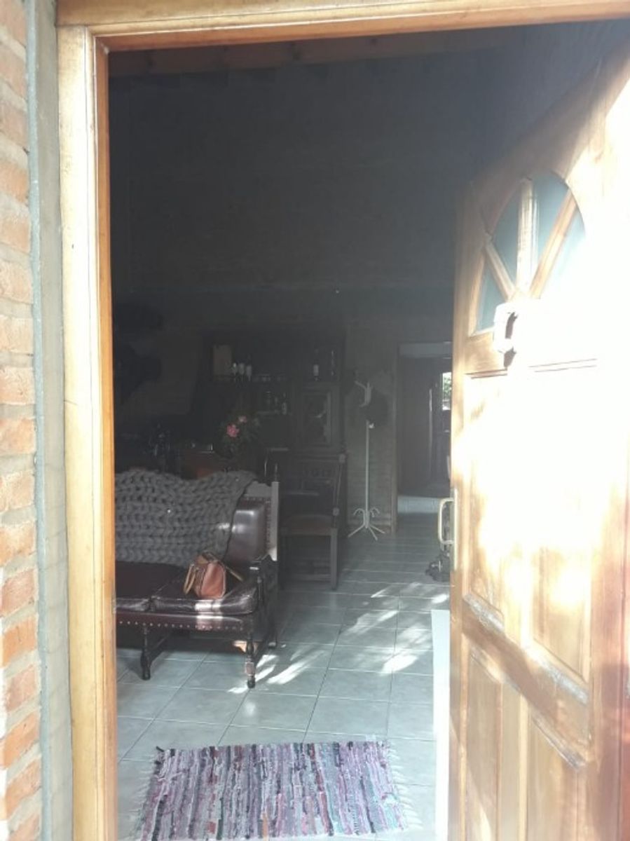 CHALET PARA DOS FAMILIAS EN VENTA - HAEDO NORTE - 3