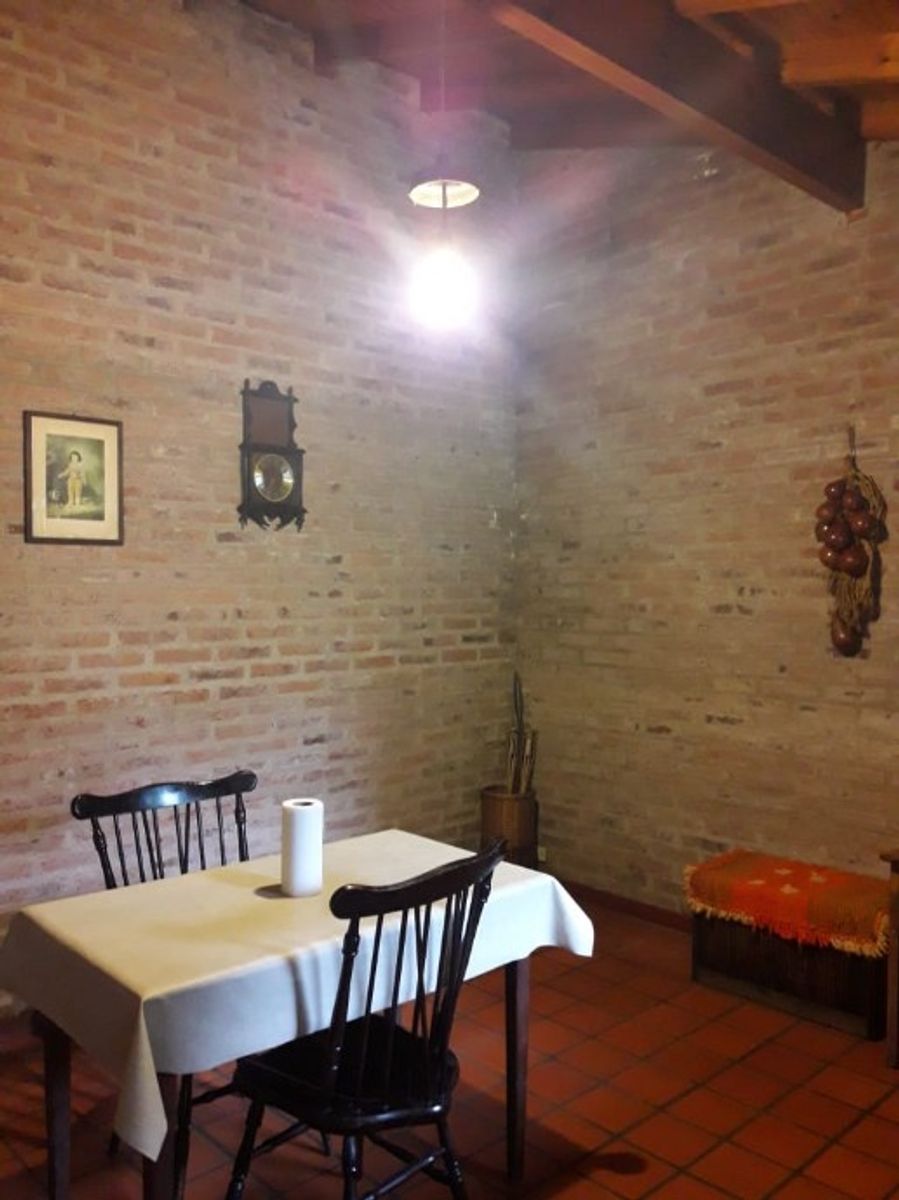 CHALET PARA DOS FAMILIAS EN VENTA - HAEDO NORTE - 4