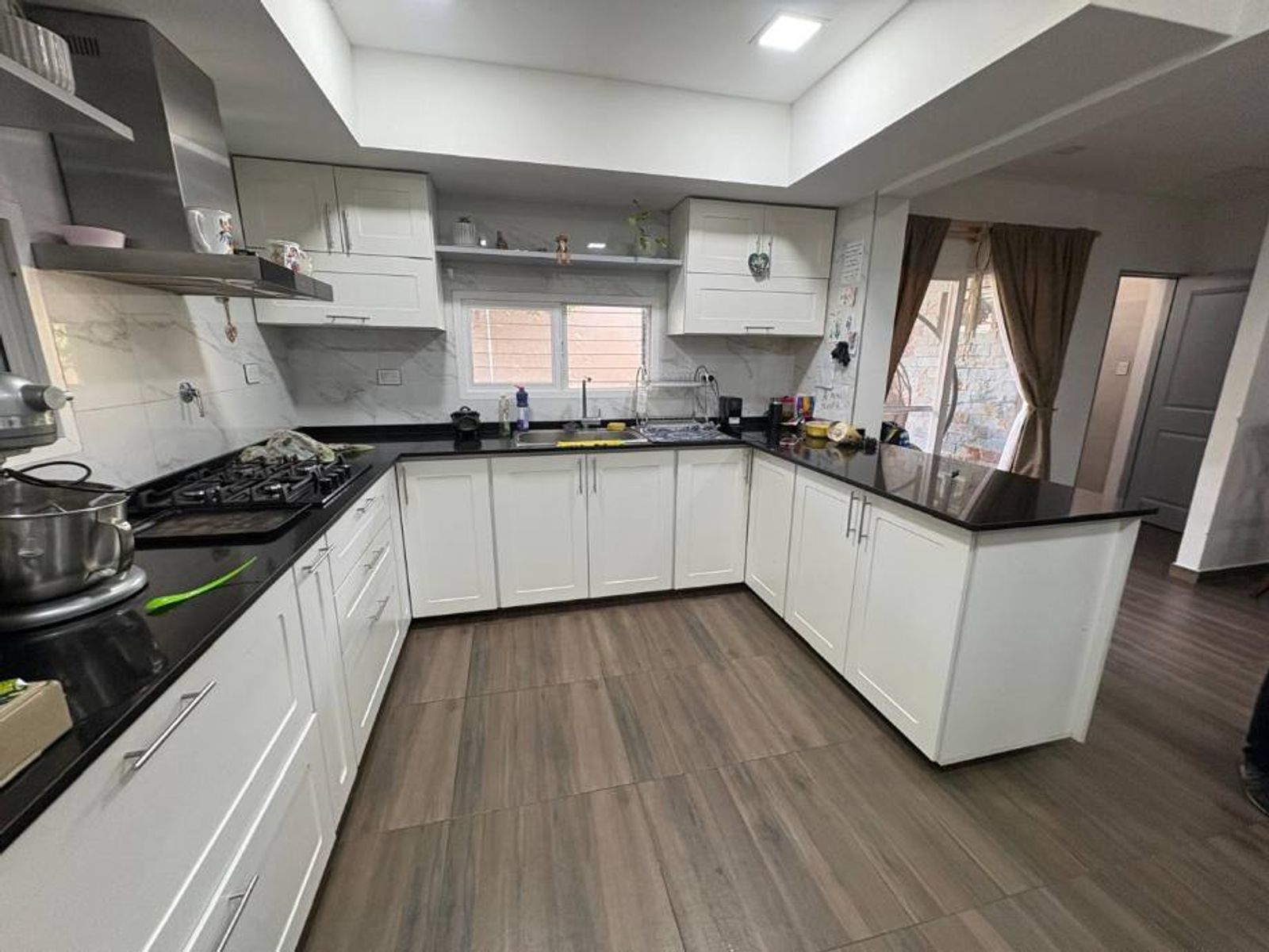 CASA MINIMALISTA DE 5 AMBIENTES EN VENTA - ITUZAINGO NORTE - 10