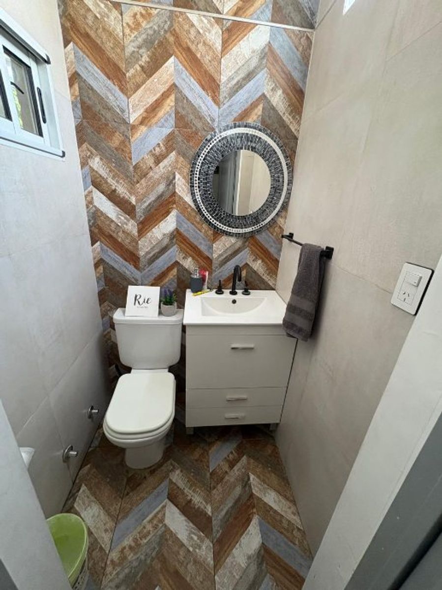 CASA MINIMALISTA DE 5 AMBIENTES EN VENTA - ITUZAINGO NORTE - 11