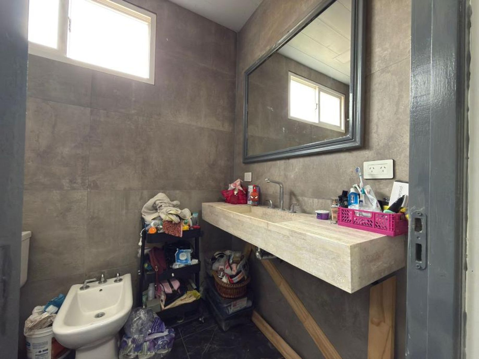 CASA MINIMALISTA DE 5 AMBIENTES EN VENTA - ITUZAINGO NORTE - 19