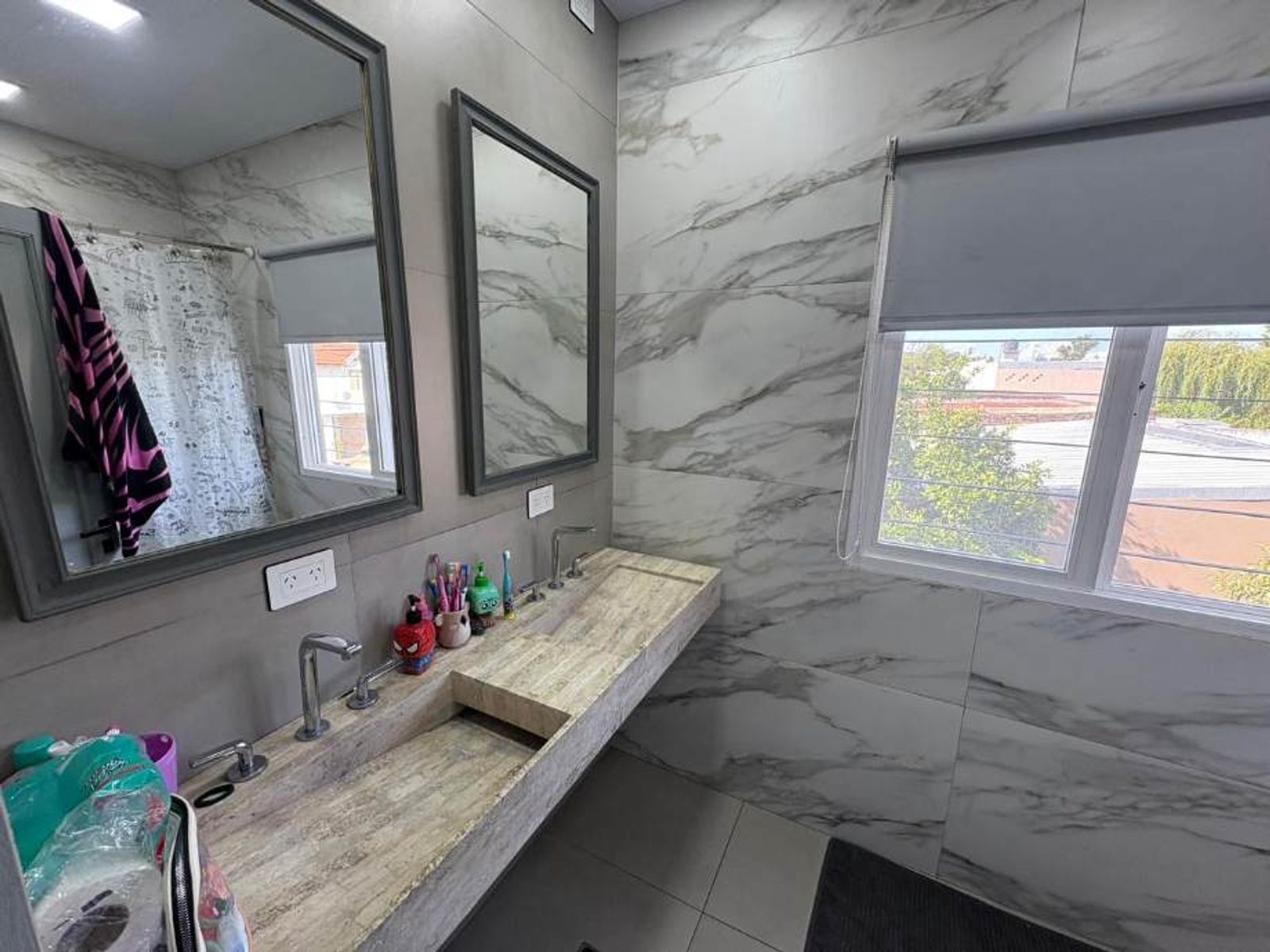 CASA MINIMALISTA DE 5 AMBIENTES EN VENTA - ITUZAINGO NORTE - 21